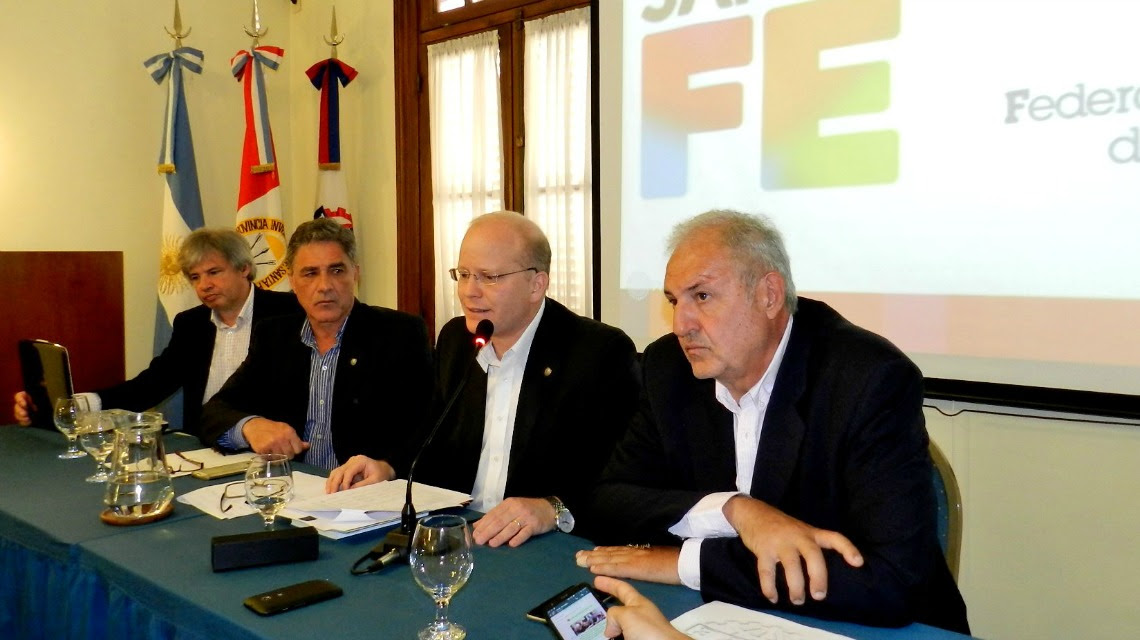 Heladeras y calzados jaqueados por ola de importaciones