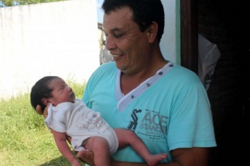 Aprobaron licencia por paternidad para empleados públicos