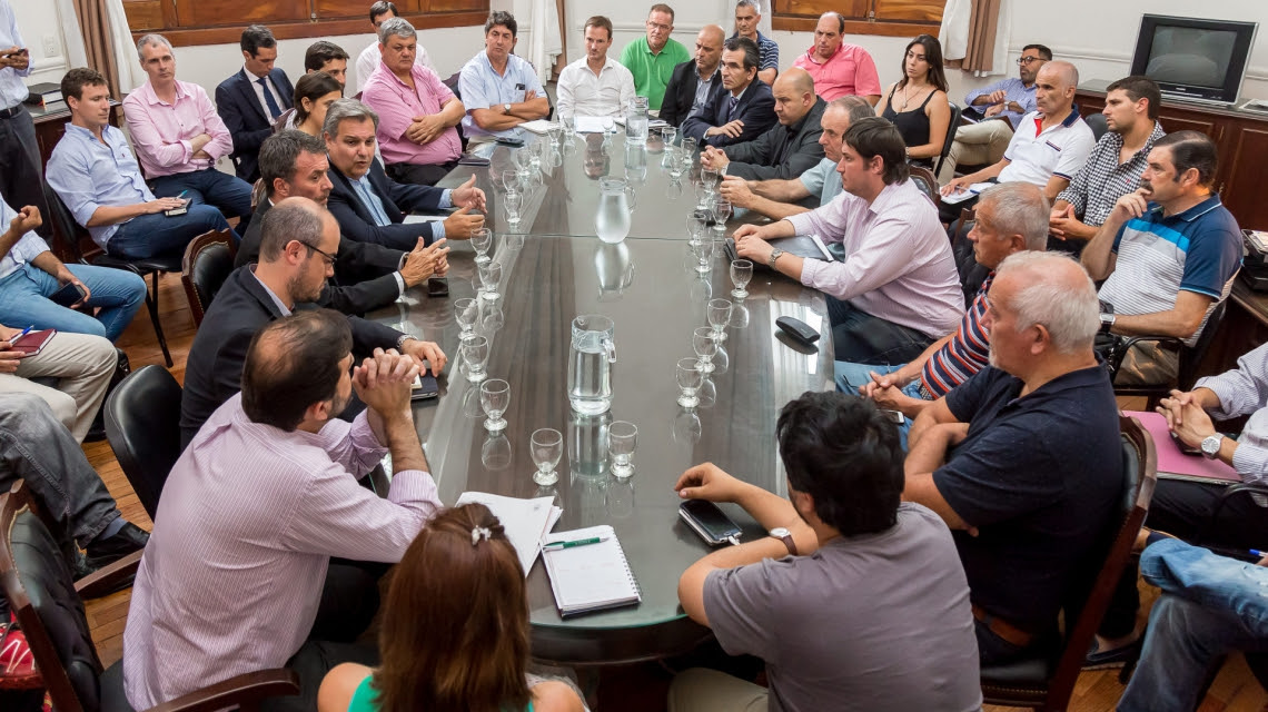 Buscan regular la actividad nocturna en Santa Fe