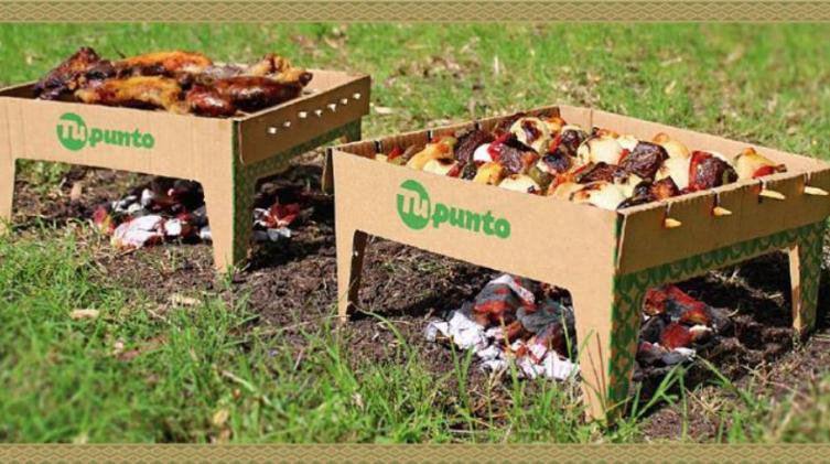 Argentino inventó la parrilla descartable para hacer asado