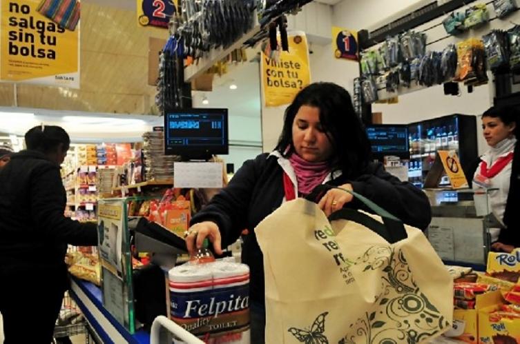 No más bolsas plásticas en los supermercados