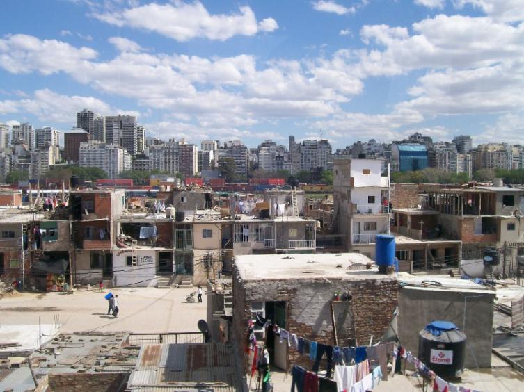 32,9 % de los argentinos son pobres