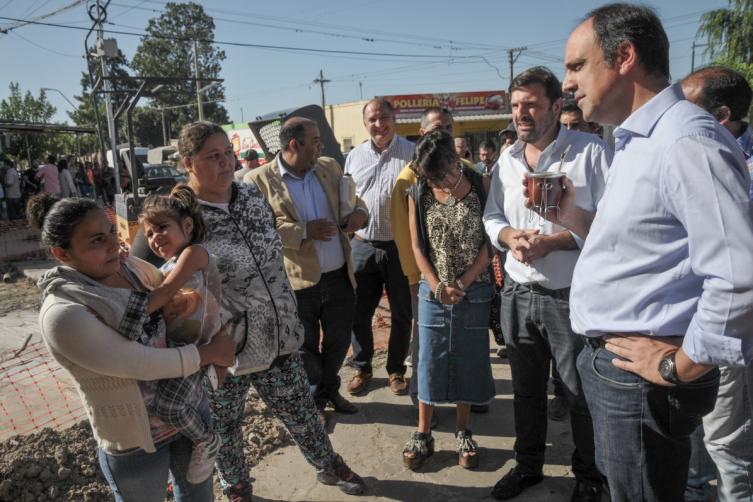 Avanzan las obras de mejoramiento integral en los barrios del Oeste