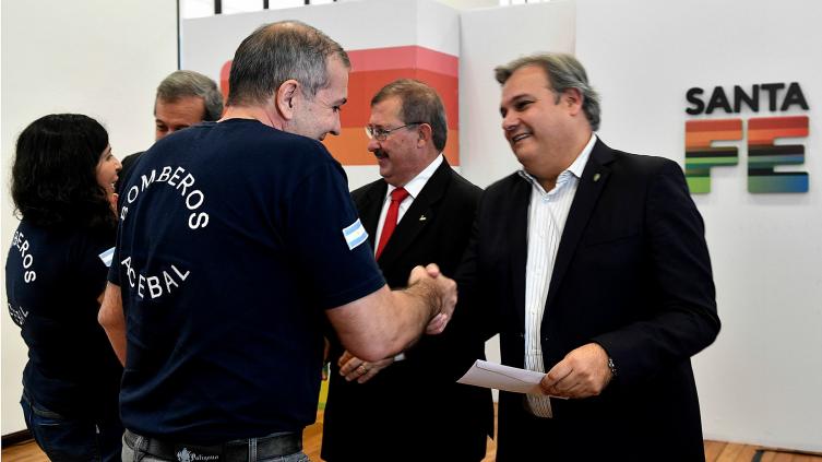 Bomberos voluntarios recibieron 4,2 millones de pesos