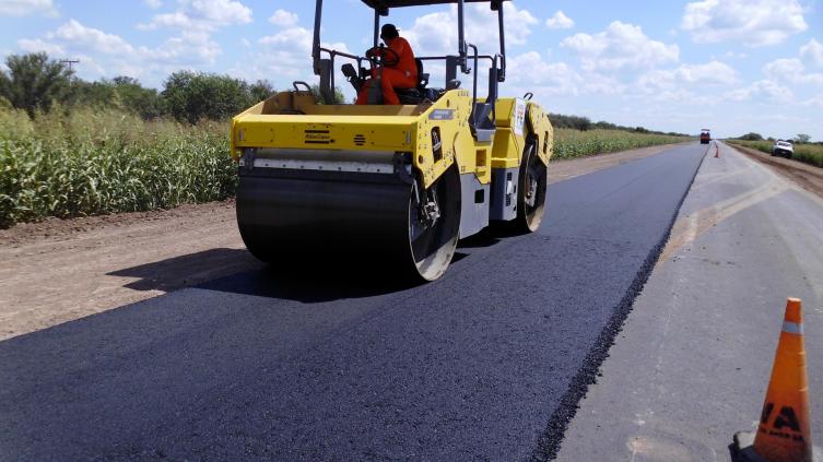 De Ceres a Tostado repavimentan 34 km de la Ruta 17