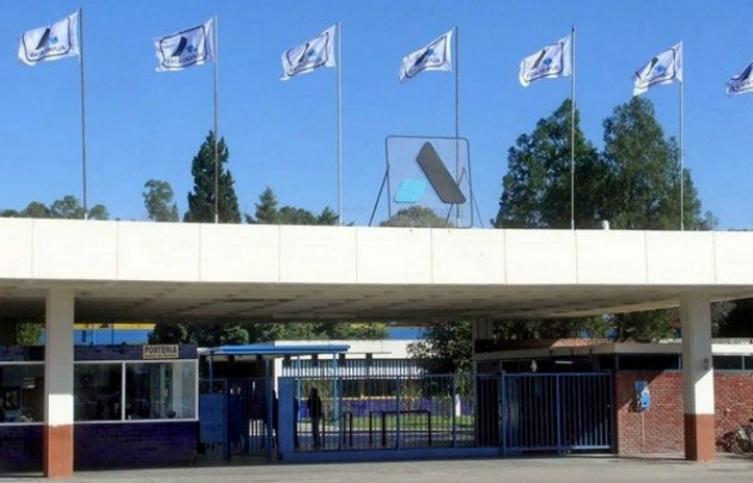 Suspenden a todos los empleados de Alpargatas Tucumán