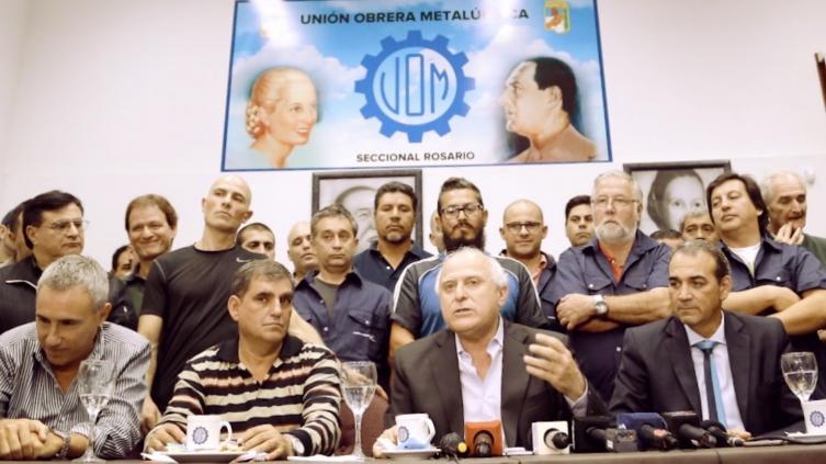 Acuerdan recuperar la única fábrica de llantas del país