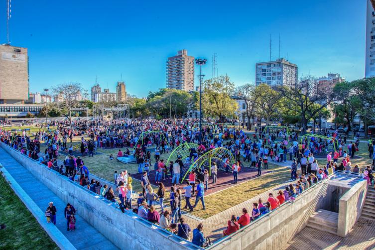 Inauguraron la remodelada Plaza Alberdi