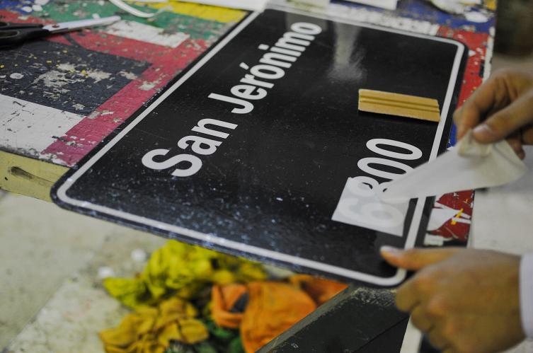 Tres mil nuevos carteles con nombres de calles