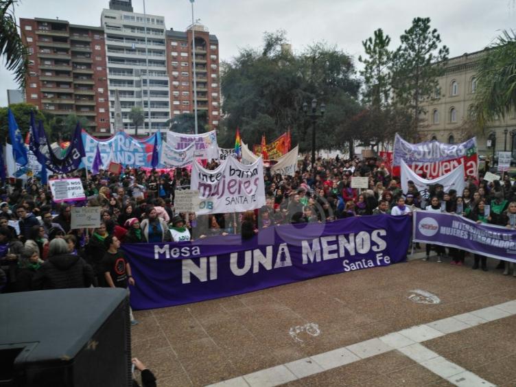 Santa Fe multiplicó el grito #NiUnaMenos 