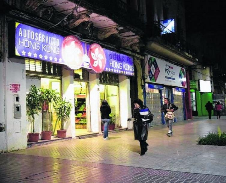 Súper chinos: el 80 % de los empleados trabaja en negro