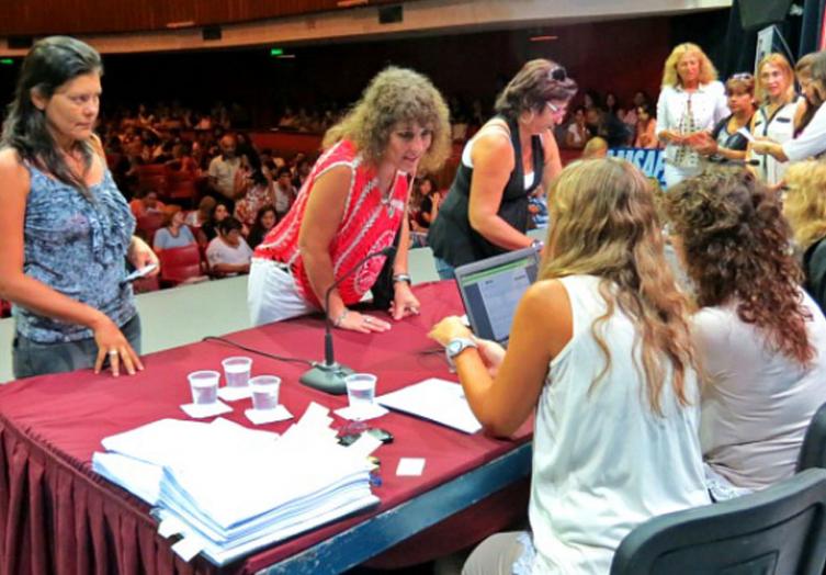 La provincia abrió la inscripción a concursos docentes