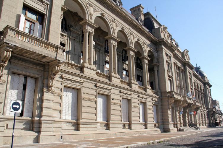 Aumentó un 32 % la coparticipación a municipios y comunas