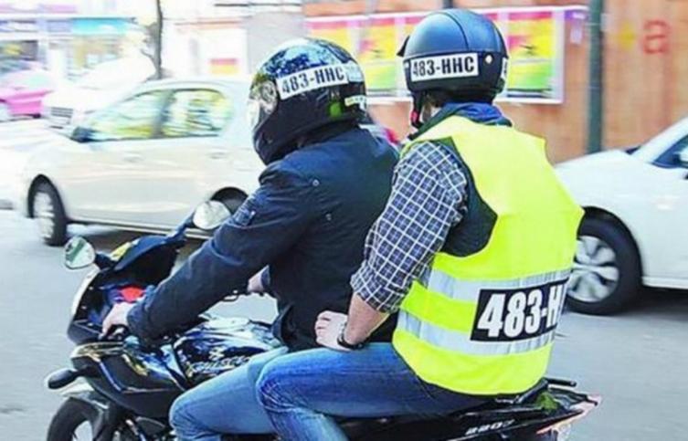 Exigen la patente en el casco para cargar nafta 