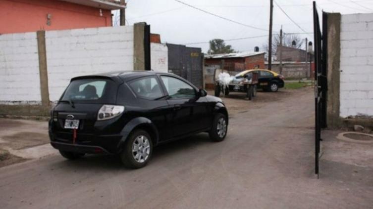 Vecinos de Rosario levantaron un muro para evitar robos