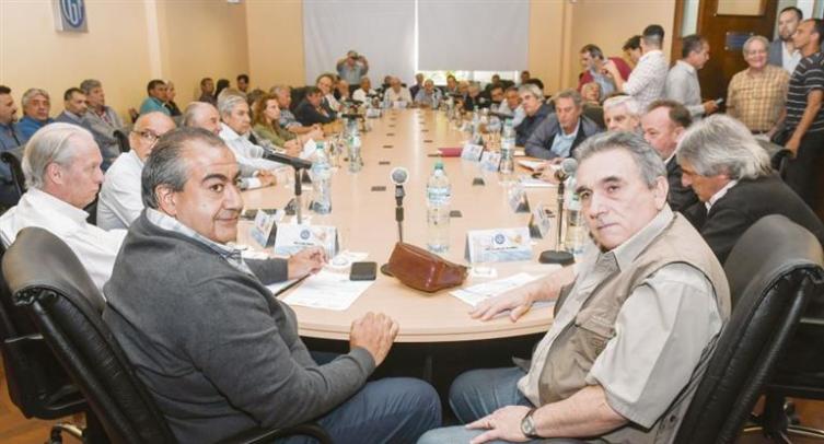 El Gobierno nacional dará de baja a 450 gremios 