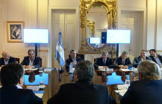 El Gobierno nacional baja un 20 % los cargos políticos