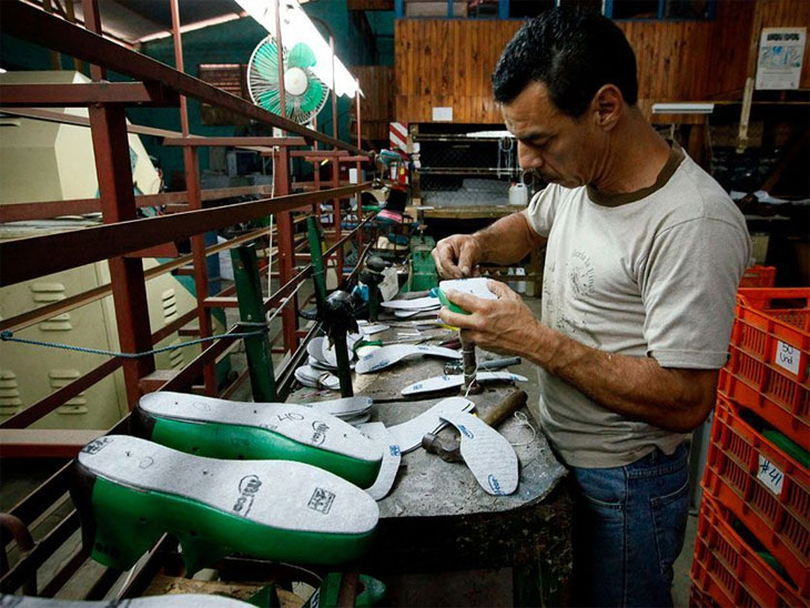 Tarifazos e importación, cóctel que noqueó a pymes en Santa Fe