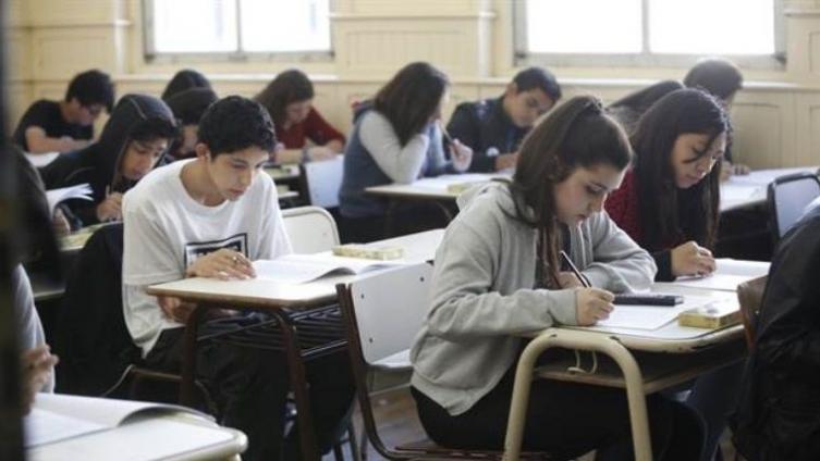 El secundario en Córdoba se aprobará con 7