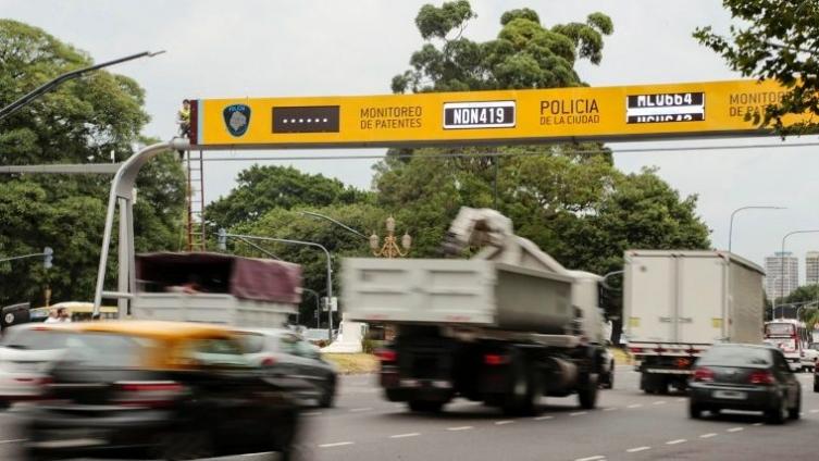 Proponen instalar un sistema de monitoreo de patentes 