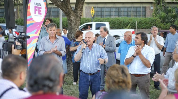Lifschitz puso en marcha las obras de mejoramiento del Barrio Las Flores II