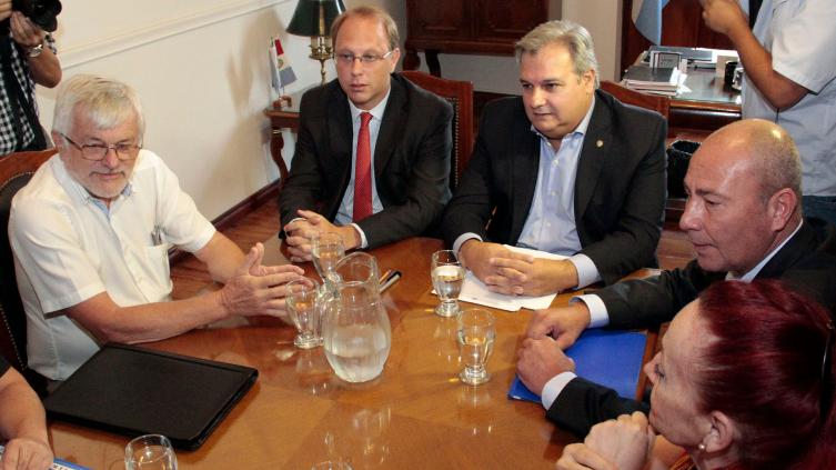 Santa Fe: el gobierno ofreció un 16 % de aumento salarial