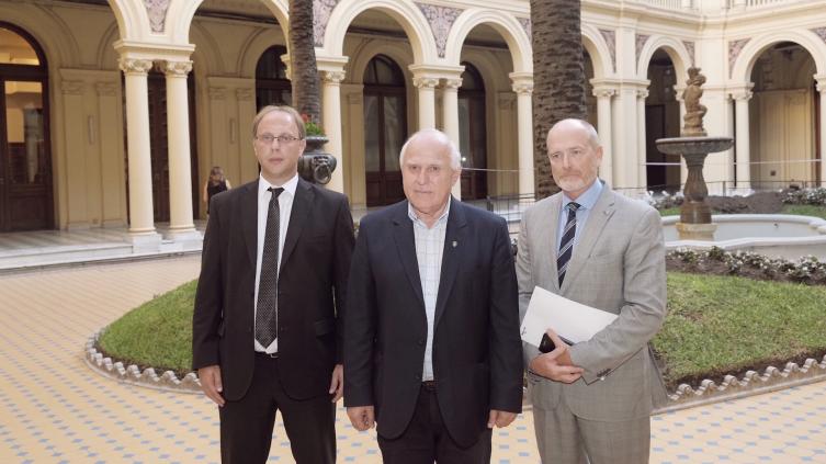 Nación propuso a Santa Fe pagar la deuda con bonos y obras