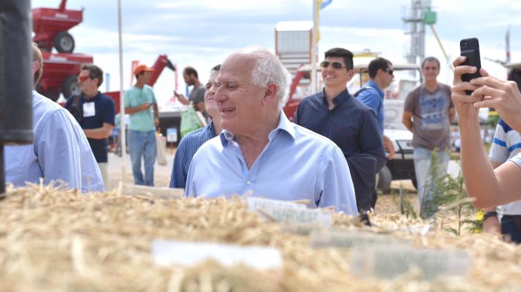 El gobernador de Santa Fe recorrió la Expoagro 2018