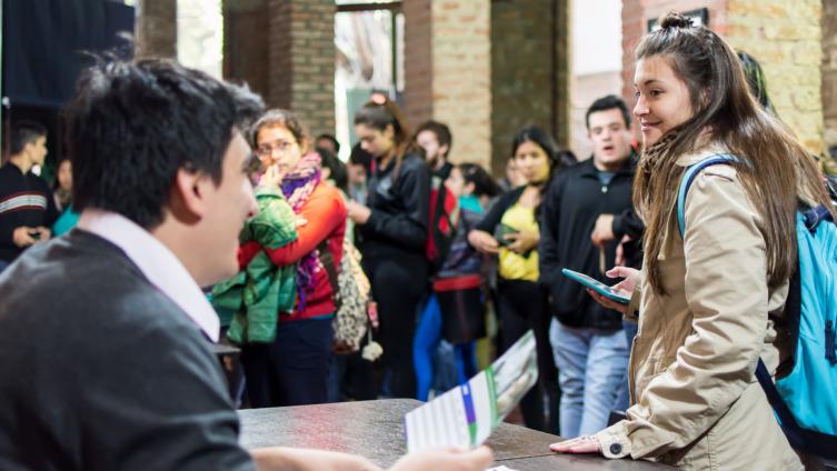 La provincia abrió la inscripción a las Becas de la Reforma