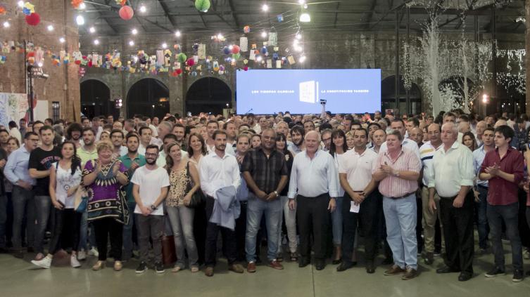 Lifschitz presentó el proyecto a autoridades locales de la provincia