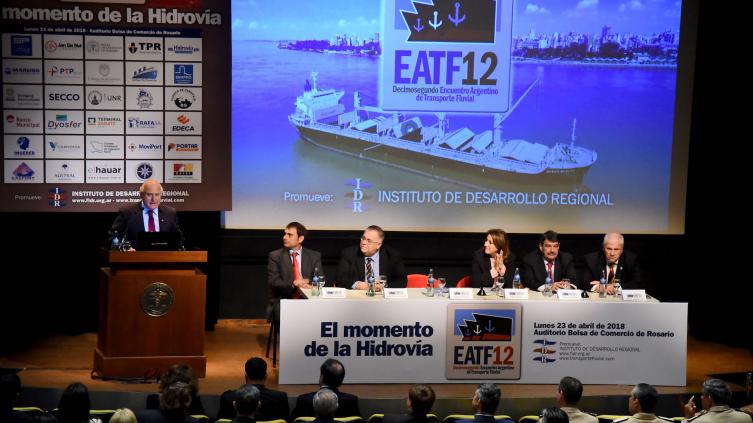 Lifschitz participó del Encuentro de Transporte Fluvial