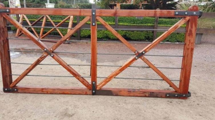Colocan tranqueras en calles de Venado Tuerto