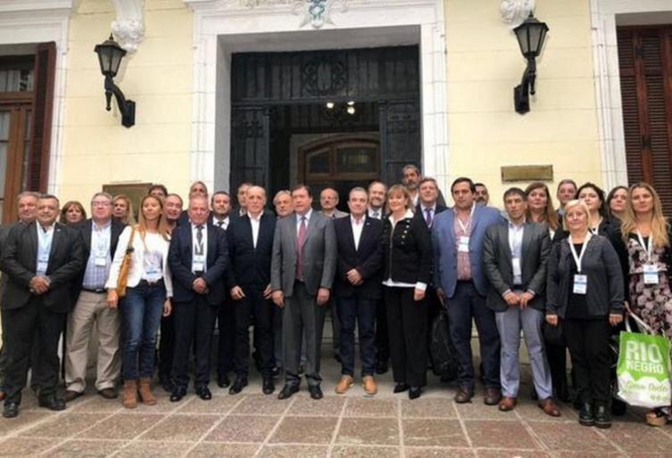 Defensores del Pueblo pidieron tarifas subordinadas a las paritarias