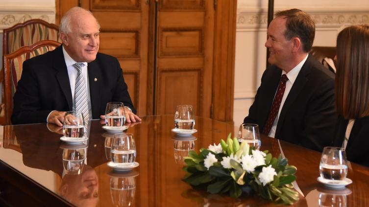 Santa Fe potencia su hermanamiento con el Estado de California
