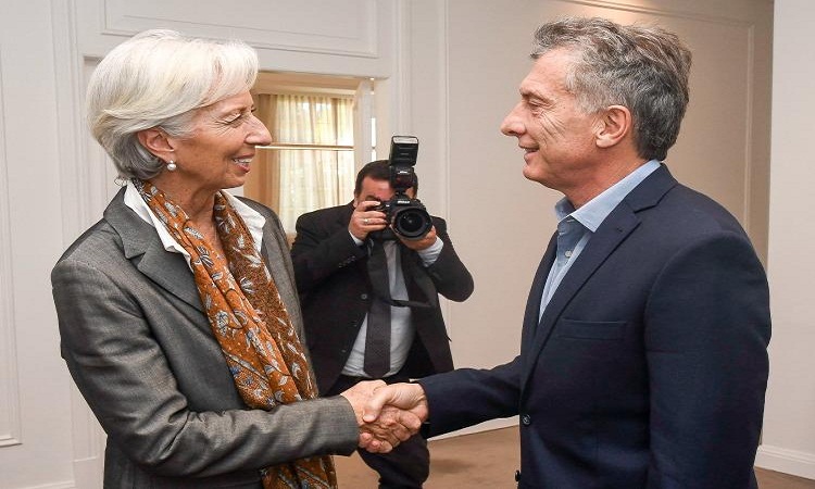 El Gobierno ofrecerá un 12 % por paritarias a los estatales 