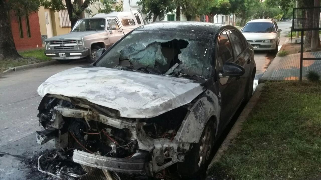 Todo el año es carnaval para los quemacoches