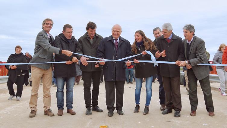 Inauguran un nuevo puente para unir pueblos santafesinos