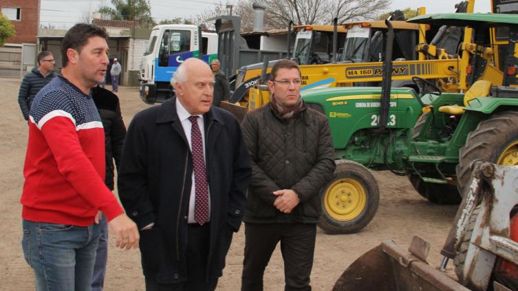 Provincia entregó $ 3 millones para obras y viviendas