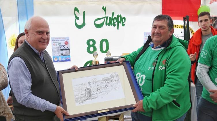 Lifschitz en los festejos de los 80 años del Club “El Julepe” de Santo Tomé
