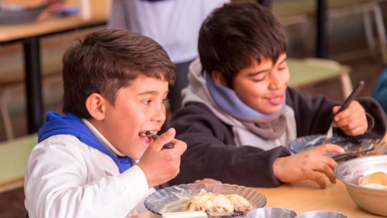 Provincia aumentó un 30 % la asistencia alimentaria escolar