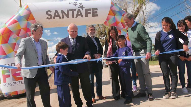 Lifschitz inauguró obra de pavimentación en la Capital